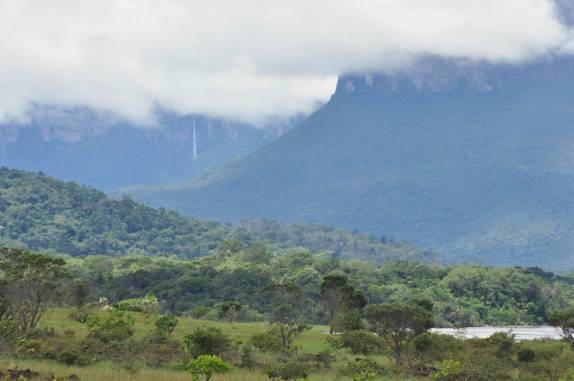 A caminho do Salto Angel, o magnífico visual dos tepuis, na região de Canaima, no sul da Venezueka